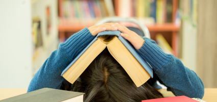 Capa Depressão em Estudantes Universitários: Desafios, Sinais e Estratégias de Intervenção
